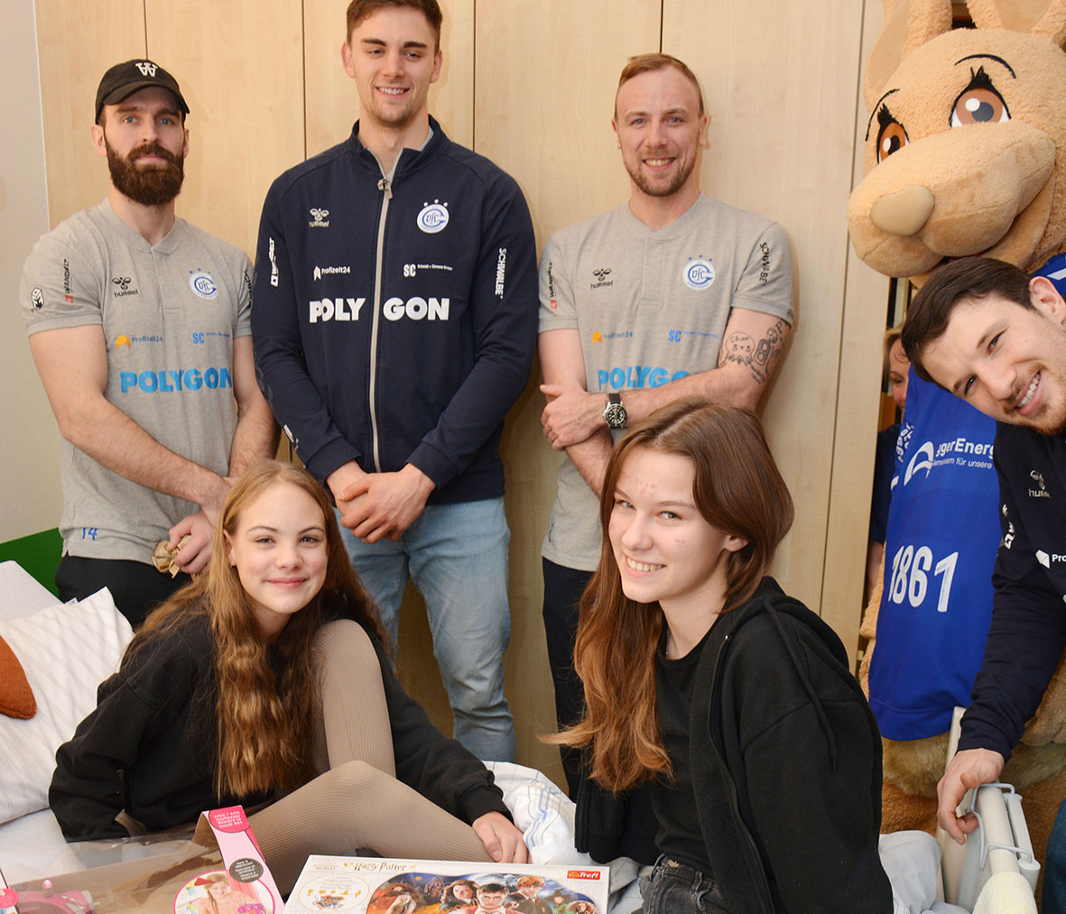 VfL Gummersbach besucht Kinderklinik