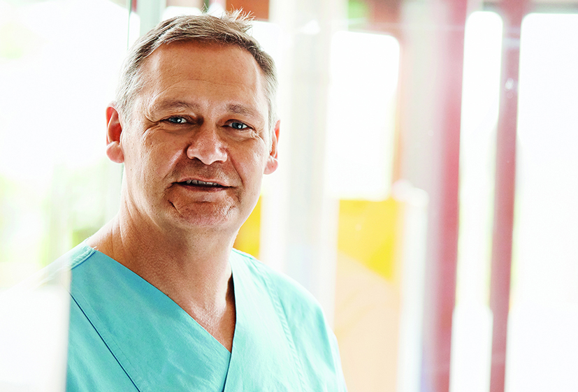 Prof. Stefan Saad, Leiter des Darmzentrums Oberberg, lädt herzlich zu einem Info-Abend am 11.03.26 ein.