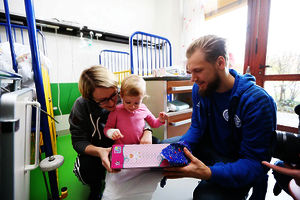 211218_VfL-Gruppe_Weihnachtsaktion-2018_Kinderstation-Kreiskrankenhaus-Gummersbach