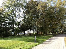 Meilenstein außen Meilenstein außen
